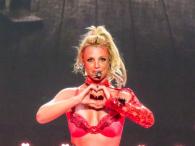 Britney Spears i jej sceniczne kreacje